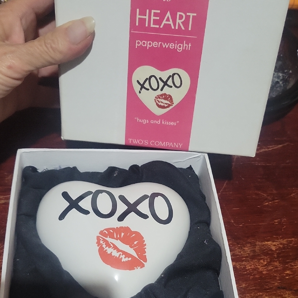 Two's Company White Heart Paperweight with Red XOXO Design